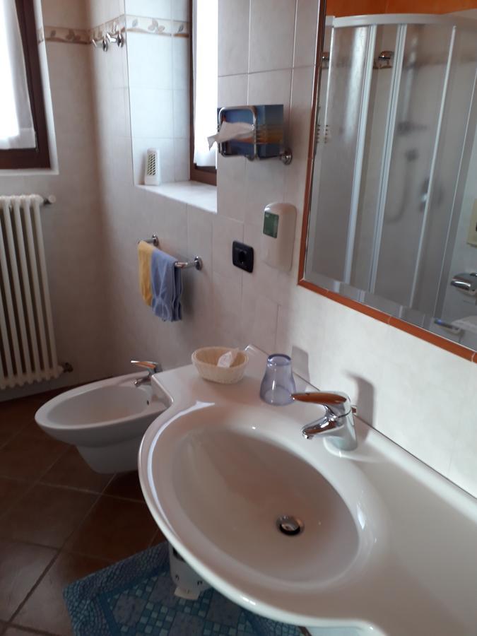 Albergo Ristorante Conca Azzurra Colico Cameră foto