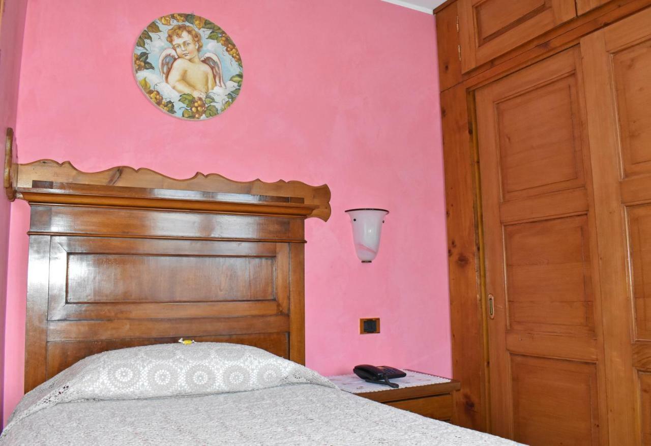 Albergo Ristorante Conca Azzurra Colico Exterior foto